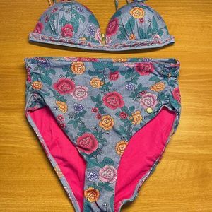 Sunseeker swimsuit top and bottom two piece swim bikini